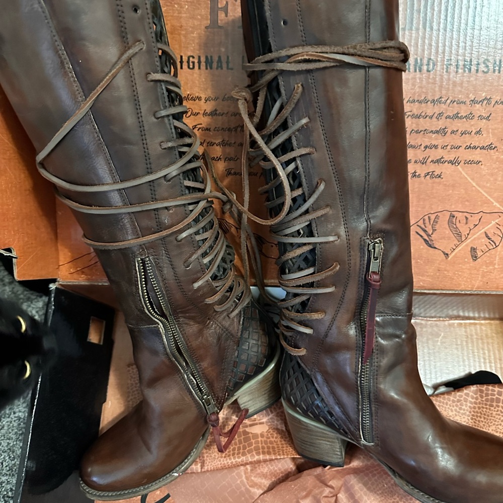 Freebird Carver size 8